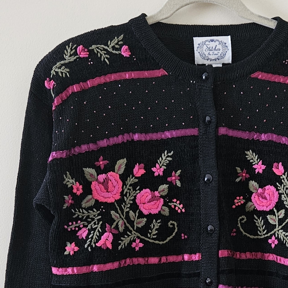 VTG 90s Cottagecore Grandma Black Pink Embroidered Floral Cardigan Sweater Small - Picture 3 of 9